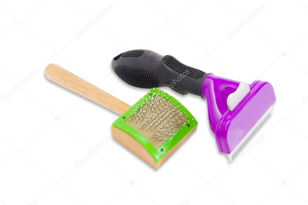 Combs for grooming of the cats hair