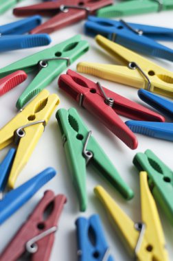 Farklı renk clothespins dönüştürün