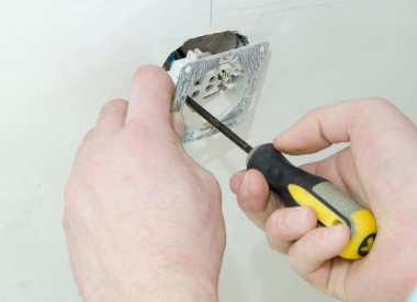 yapım işi, elektrik tesisat 