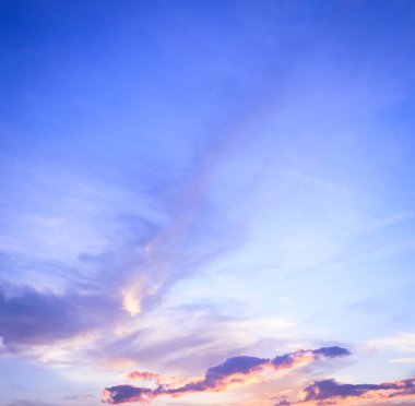 Mavi gökyüzü ve bulutlar arka plan