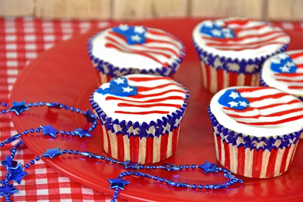 Patriottische vlag cupcakes met Ster halsketting Stockfoto