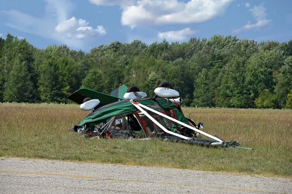 Accidente ultraligero en el campo — Foto de Stock