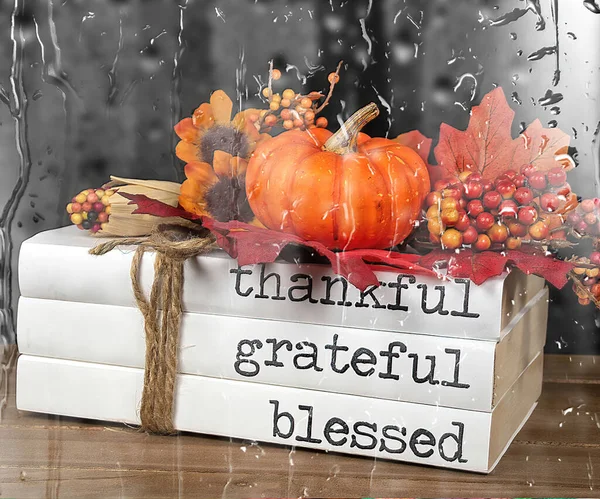 Book Stack Autumn Pumpkin Thanksgiving Text Tied String Raindrop Overlay — Stock Photo, Image