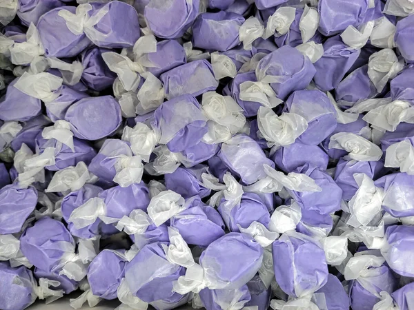 Colección Arándano Morado Blanco Con Sabor Agua Salada Envuelto Taffy — Foto de Stock