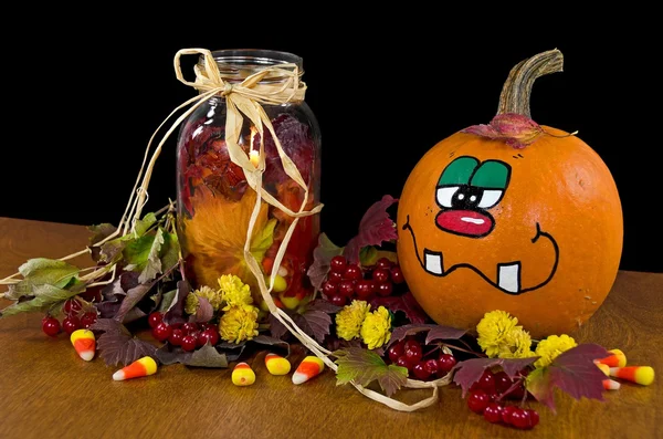 Calabaza de otoño con tarro de albañil —  Fotos de Stock