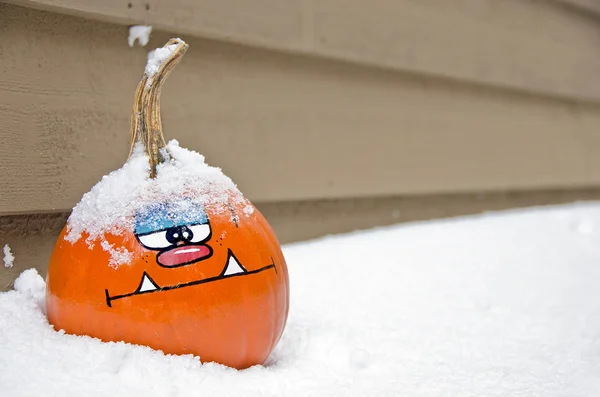 Snön täckte pumpa — Stockfoto