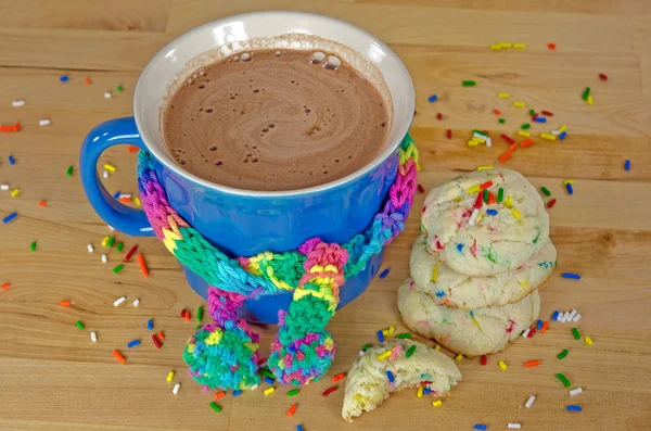 Bebida de chocolate quente com biscoitos — Fotografia de Stock