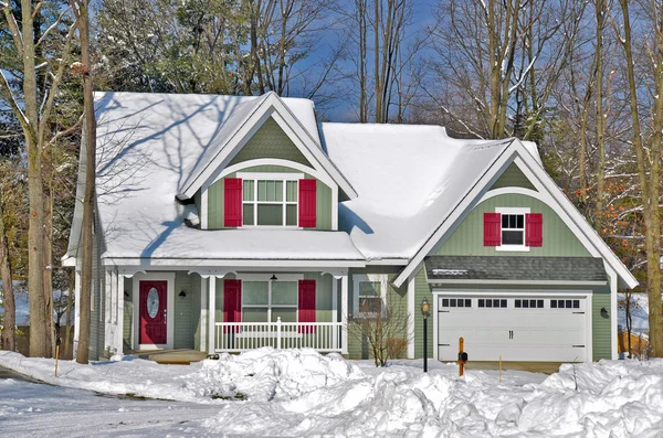 Nya hem i vinter — Stockfoto