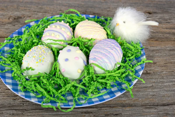 Easter egg cookies with chick — Stock Photo, Image