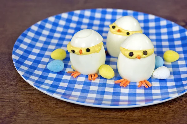 Deviled egg Easter chicks — Stock Photo, Image