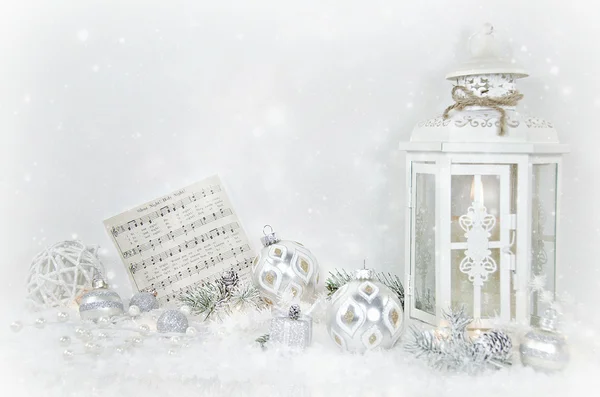 用白色灯笼圣诞音乐 — 图库照片