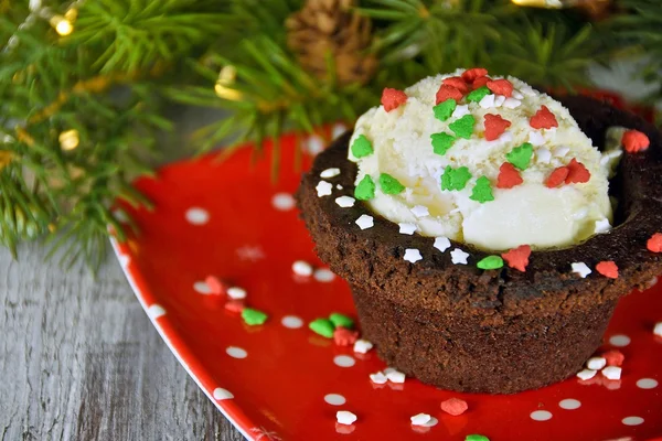 Vanilla ice cream in Christmas brownie bowl — Stock Photo, Image