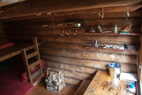 Interior of Log Cabin in Taiga Forest — Stock Photo, Image