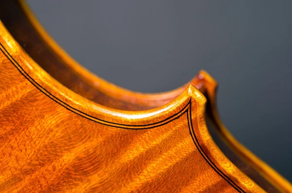 Parte de violín sobre negro —  Fotos de Stock