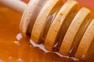 kaşık üzerinde tatlı bal