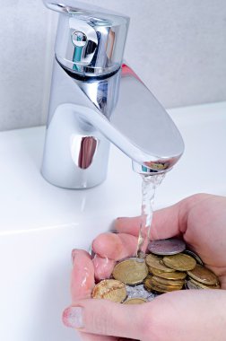 yıkama su dokunun krom Banyo Havzası ve çalışan