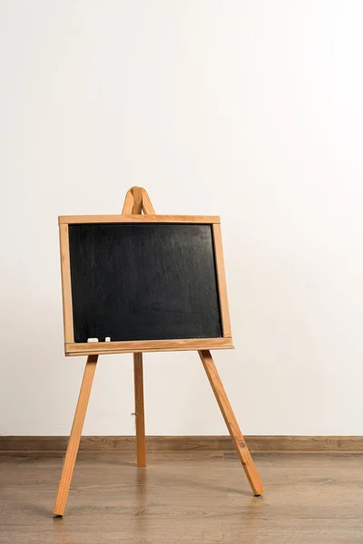 Pintor de madera caballete trípode — Foto de Stock