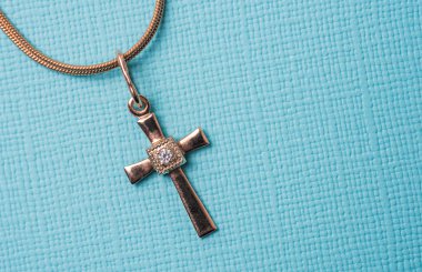 bir zincir üzerinde çapraz