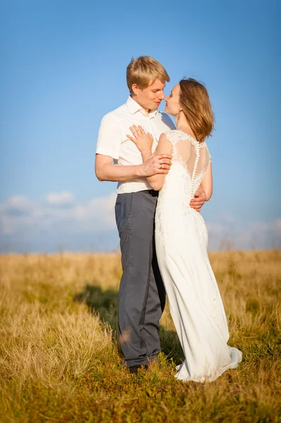 Pareja en la montaña — Foto de Stock