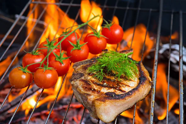 Biftek ve domates Barbekü — Stok fotoğraf