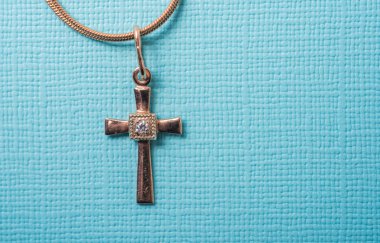 bir zincir üzerinde çapraz