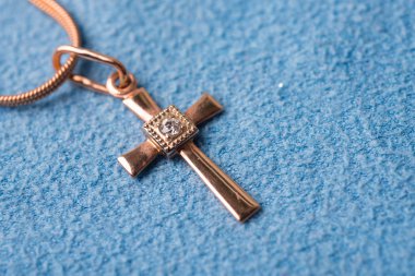 bir zincir üzerinde çapraz