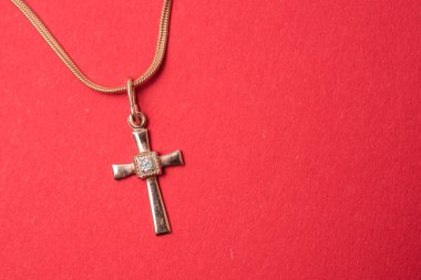 bir zincir üzerinde çapraz