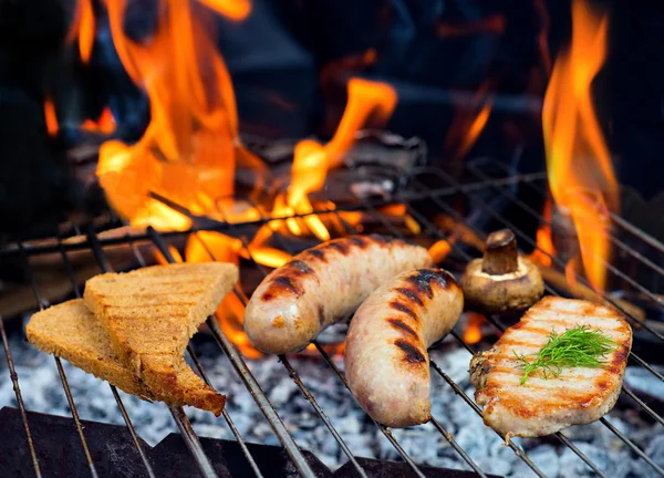 Grupo de carne a la parrilla — Foto de Stock