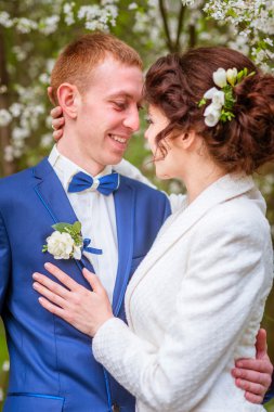 Evlilik kucaklama Çift