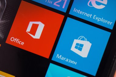 telefon ile office app simgesi ekranda