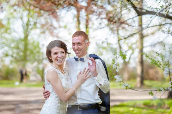 Jovem casal apaixonado — Fotografia de Stock