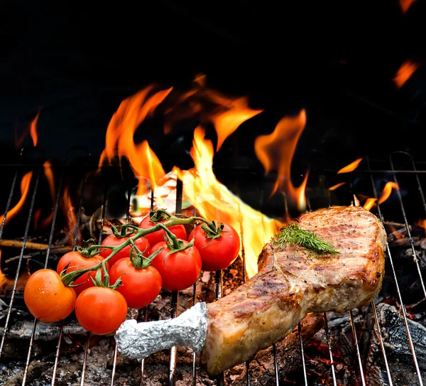 Koncepcja grill z pomidorami — Zdjęcie stockowe