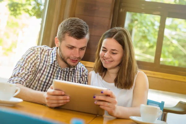 Paar im Café — Stockfoto