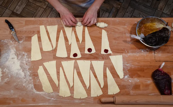 Make wheat croissant — Stock Photo, Image