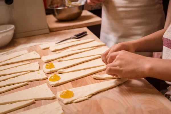 Make wheat croissant — Stock Photo, Image