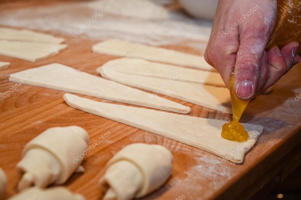 tarwe croissant maken — stockfoto © pproman #114085478