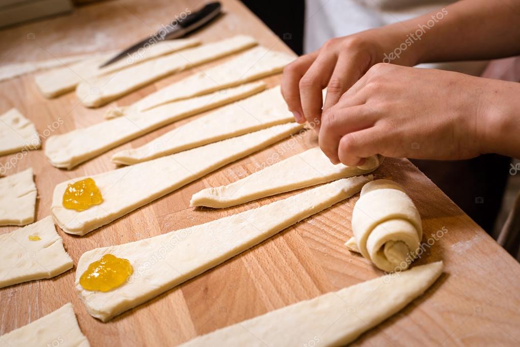 tarwe croissant maken — stockfoto © pproman #114086446