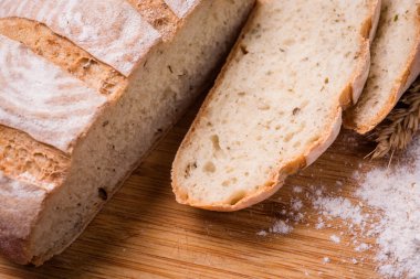 taze ekmek dilimlenmiş