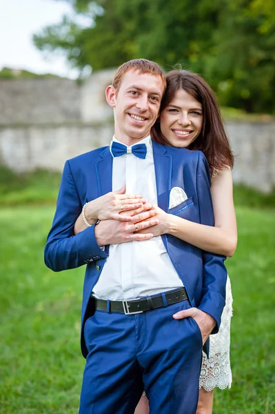 Young couple smiling — Stock Photo, Image