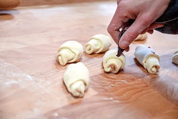 Make wheat croissant — Stock Photo, Image