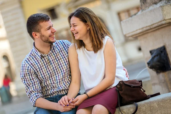 Çift aşk kucaklayan