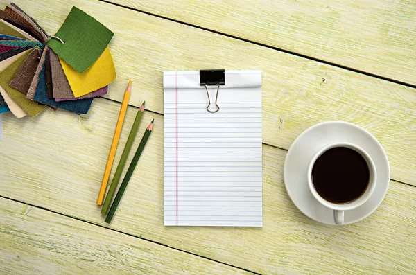 Σημειωματάριο και φλιτζάνι καφέ — Φωτογραφία Αρχείου