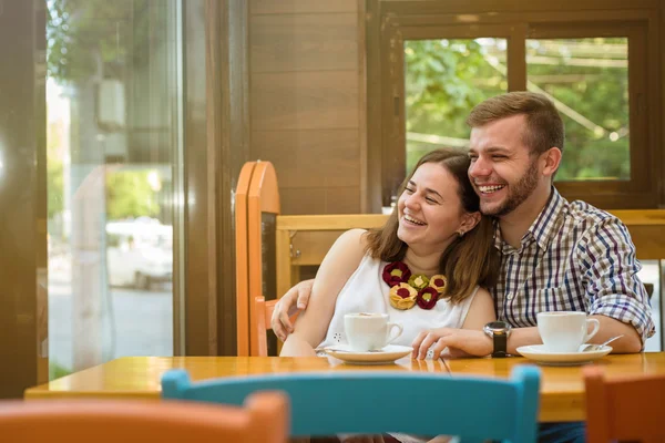 Duas pessoas no café — Fotografia de Stock