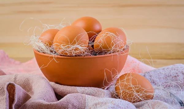 Brown eggs in plate — Stock Photo, Image