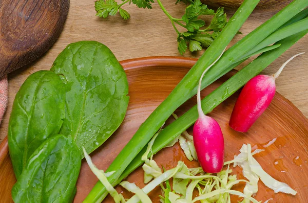 Verduras en el tablero de madera — Foto de Stock