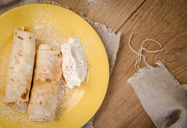 Crêpes à la crème sure — Photo