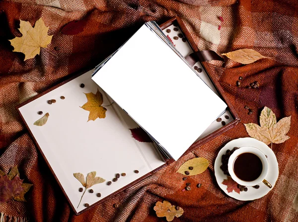 ถ้วยกาแฟและกล่อง — ภาพถ่ายสต็อก