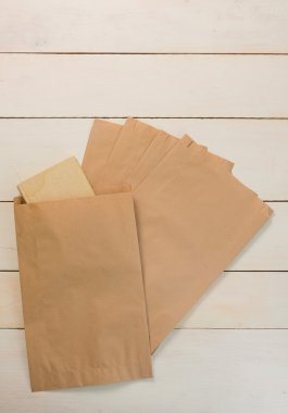 Kahverengi kraft çantaları