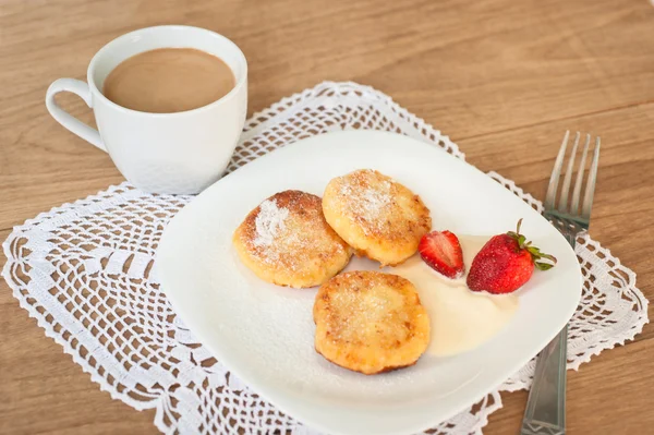 Breakfast of tasty round pancakes — Φωτογραφία Αρχείου