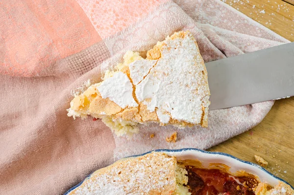 Preparation of delicious sweet cake — Stock Photo, Image